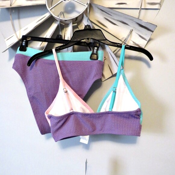NWT Cupshe Colorblock V-Neck Textured Bikini Size‎ Small - Picture 2 of 8